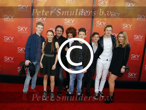 Amsterdam  3 april 2016
Premiere musical Sky in het Amsterdam theater.
Marco Borsato met zijn vrouw Leontine en kinderen Luca Senna en Jada