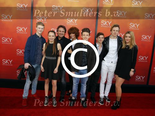 Amsterdam  3 april 2016
Premiere musical Sky in het Amsterdam theater.
Marco Borsato met zijn vrouw Leontine en kinderen Luca Senna en Jada