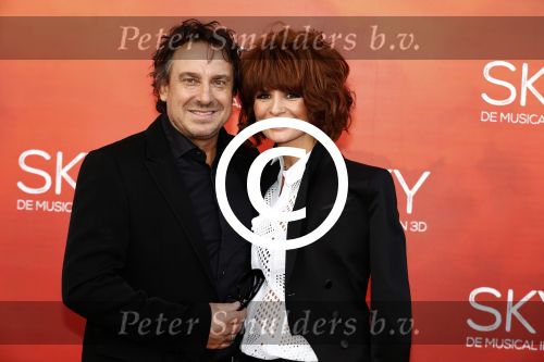 Amsterdam  3 april 2016
Premiere musical Sky in het Amsterdam theater.
Marco Borsato met zijn vrouw Leontine en kinderen Luca Senna en Jada