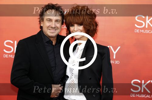 Amsterdam  3 april 2016
Premiere musical Sky in het Amsterdam theater.
Marco Borsato met zijn vrouw Leontine en kinderen Luca Senna en Jada