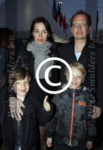 Amsterdam 17 maart 2016
Premiere circus du soleil bij amsterdam arena.
Liesbeth Staats, partner Jasper Henderson en kinderen David en Louis