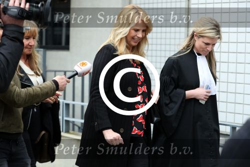 Amsterdam 5 april 2016
Rechtszaak Arrold v d Hurk bijgestaan door Peter Plasman tegen Miljoenenjacht. Linda de Mol werd gehoord als getuige. De dochter van Anita Meijer Patty de Leeuwe was advocaat van Linda.
De rechtszaak was in de rechtbank op de parnassusweg. Xenia Kasper ( manager linda) is er ook bij.