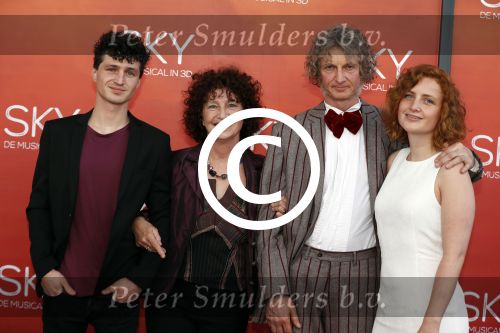 Amsterdam  3 april 2016
Premiere musical Sky in het Amsterdam theater.
ouders Lisse Knaapen