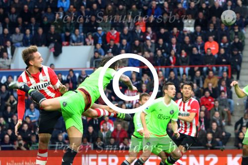 Eindhoven, 20 Maart 2016
Kompetitiewedstrijd PSV-AJAX, eindstand 0-2
Luuk de Jong in duel met Mitchell Dijks