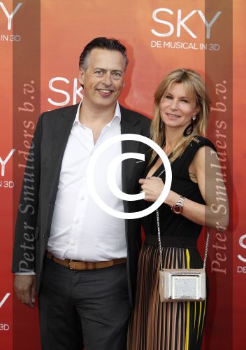 Amsterdam  3 april 2016
Premiere musical Sky in het Amsterdam theater.
Marcel Stolk met vrouw