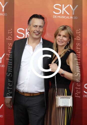 Amsterdam  3 april 2016
Premiere musical Sky in het Amsterdam theater.
Marcel Stolk met vrouw