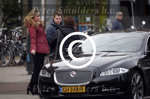 Amsterdam 22 maart 2016 
Marjolein Touw met vriend en .... bij nieuwe auto.