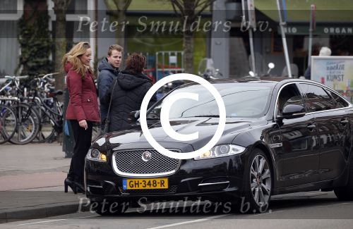 Amsterdam 22 maart 2016 
Marjolein Touw met vriend en .... bij nieuwe auto.
