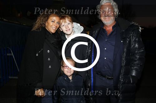 Amsterdam 17 maart 2016
Premiere circus du soleil bij amsterdam arena.
Mark Teurlings met vrouw Yvette en kinderen