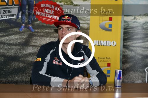 Zandvoort 20 april 2016
Persconferentie Max Verstapen ivm race event ism met Circuitpark Zandvoort en Jumbo.
Prins Bernhard Junior Jos Verstappen en Frits v Eerd waren aanwezig.