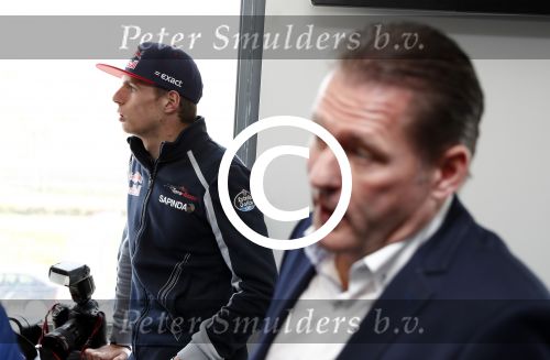 Zandvoort 20 april 2016
Persconferentie Max Verstapen ivm race event ism met Circuitpark Zandvoort en Jumbo.
Prins Bernhard Junior Jos Verstappen en Frits v Eerd waren aanwezig.