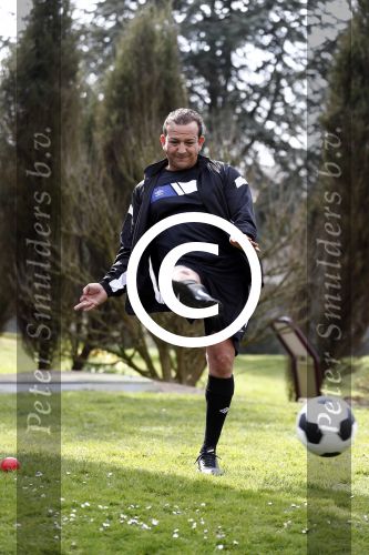 Rotterdam 13 april 2016
Life after Football LAF Voet golf met oa Eljero Elia Najib Amhali Pierre v Hooijdonk Fajah Lourens Joelle Witschge Ramon Beuk Evgeniy Levchencko Michael Mols Romano Denneboom Kahlid Boularouz en de organisatoren Regi Blinker enSoufian Asafiati