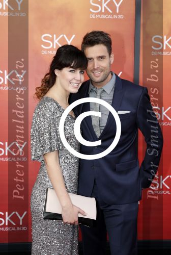 Amsterdam  3 april 2016
Premiere musical Sky in het Amsterdam theater. Nick Schilder met zijn vriendin/vrouw