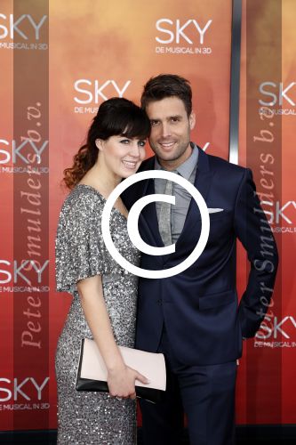 Amsterdam  3 april 2016
Premiere musical Sky in het Amsterdam theater. Nick Schilder met zijn vriendin/vrouw