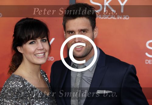Amsterdam  3 april 2016
Premiere musical Sky in het Amsterdam theater. Nick Schilder met zijn vriendin/vrouw