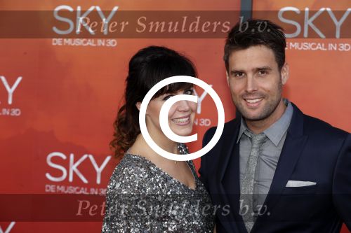 Amsterdam  3 april 2016
Premiere musical Sky in het Amsterdam theater. Nick Schilder met zijn vriendin/vrouw