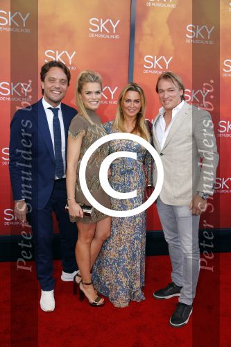 Amsterdam  3 april 2016
Premiere musical Sky in het Amsterdam theater.
Nicolette van Dam met man Bas Smit