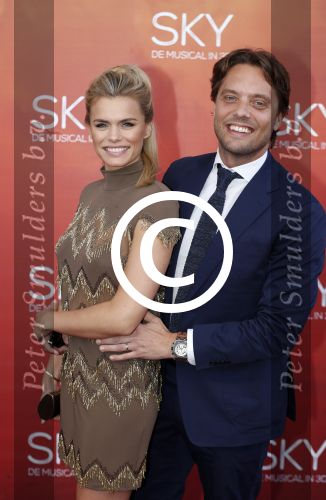 Amsterdam  3 april 2016
Premiere musical Sky in het Amsterdam theater.
Nicolette van Dam met man Bas Smit