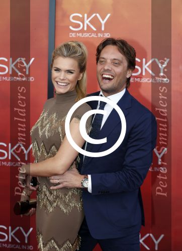 Amsterdam  3 april 2016
Premiere musical Sky in het Amsterdam theater.
Nicolette van Dam met man Bas Smit