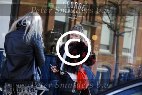 Amsterdam 16 maart 2016
Nikkie Plessen wordt gefotografeerd voor haar instagram.