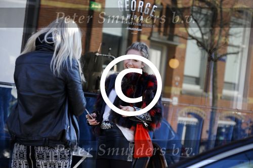 Amsterdam 16 maart 2016
Nikkie Plessen wordt gefotografeerd voor haar instagram.