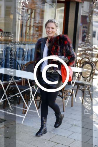 Amsterdam 16 maart 2016
Nikkie Plessen wordt gefotografeerd voor haar instagram.