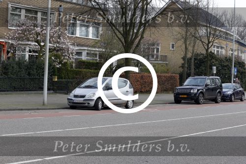Amsterdam 2 april 2016 
Noi pakon heeft bekeuring op haar auto voor het huis van Martijn Krabbe