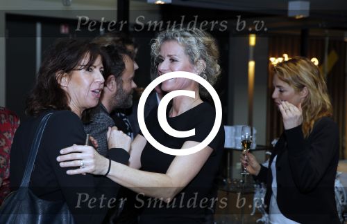 Amsterdam 21 maart 2016 
Boekpresentatie Patricia Snel. ( de pianist) Sandra Schuurhof ontvangt het eerste exemplaar. De presentatie was in hotel de Hallen.