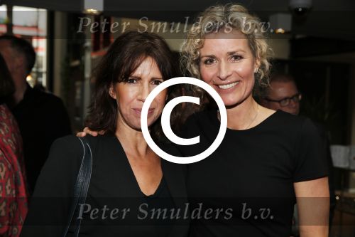 Amsterdam 21 maart 2016 
Boekpresentatie Patricia Snel. ( de pianist) Sandra Schuurhof ontvangt het eerste exemplaar. De presentatie was in hotel de Hallen.