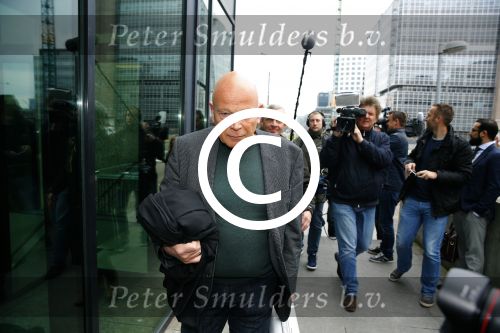 Amsterdam 5 april 2016
Rechtszaak Arrold v d Hurk bijgestaan door Peter Plasman tegen Miljoenenjacht. Linda de Mol werd gehoord als getuige. De dochter van Anita Meijer Patty de Leeuwe was advocaat van Linda.
De rechtszaak was in de rechtbank op de parnassusweg.