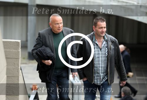 Amsterdam 5 april 2016
Rechtszaak Arrold v d Hurk bijgestaan door Peter Plasman tegen Miljoenenjacht. Linda de Mol werd gehoord als getuige. De dochter van Anita Meijer Patty de Leeuwe was advocaat van Linda.
De rechtszaak was in de rechtbank op de parnassusweg.