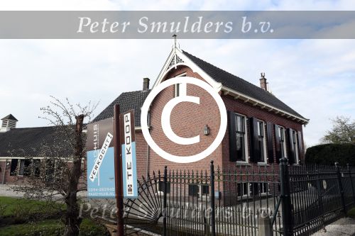 Abcoude 8 april 2016
Nieuwe huis/ villa van Peter v d Vorst in Abcoude.