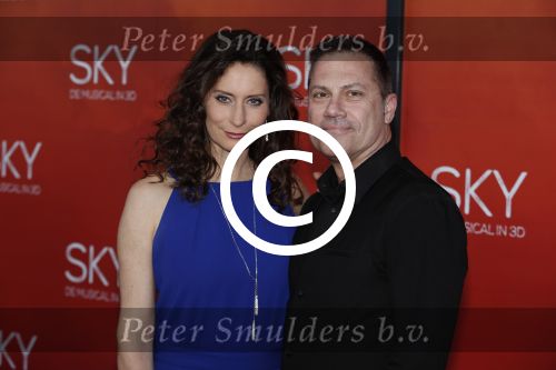 Amsterdam  3 april 2016
Premiere musical Sky in het Amsterdam theater.
Pia Douwes met een vriend