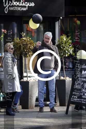 Amsterdam 12 maart 2016 
Nina Brink met dochter kleinzoon en Pieter Storms in Amsterdam zuid.