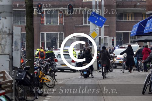 Amsterdam 11 maart 2016 
De politie arresteert twee mannen op de v baerlestraat.