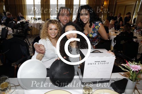 Amsterdam 21 maart 2016  
Strong woman award in het amstel hotel. Willeke Alberti wint de award.
Antje en Romy Monteiro