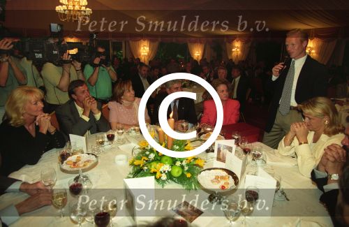 Mei 1995 Afscheid Ronald Koeman bij FC Barcelona met o.a. Johan Cruijff Danny Cruijff en Bartina Koeman