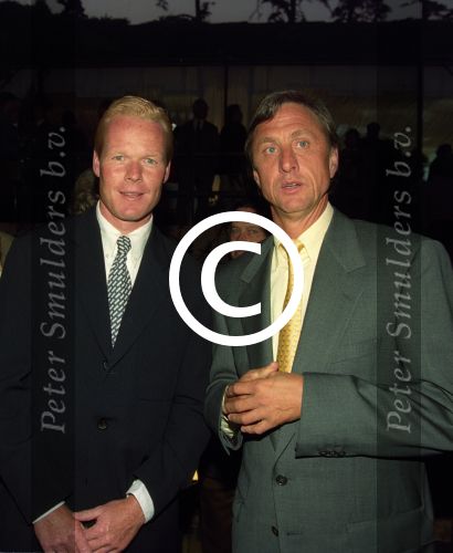 Barcelona Mei 1995 Afscheid Ronald Koeman bij FC Barcelona hier samen met Johan Cruijff