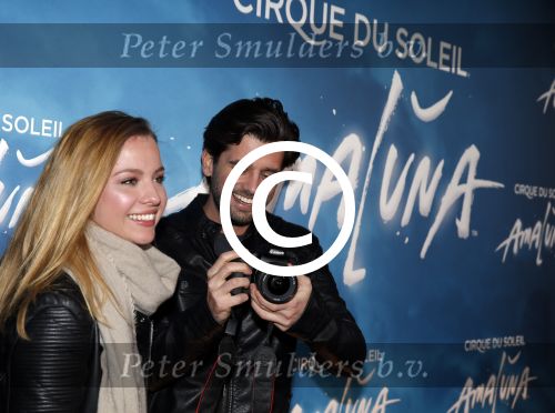 Amsterdam 17 maart 2016
Premiere circus du soleil bij amsterdam arena.
Ruud Feltkamp en partner Michelle met Canon kamera