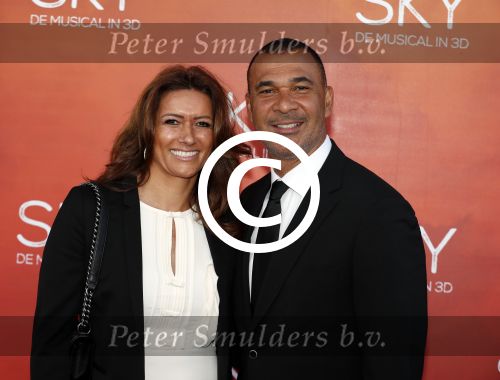 Amsterdam  3 april 2016
Premiere musical Sky in het Amsterdam theater.
Ruud Gullit met zijn vriendin Karin de Rooij