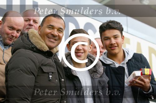 Eindhoven, 20 Maart 2016 Kompetitiewedstrijd PSV-AJAX, eindstand 0-2
Ruud Gullit met zijn zoon Maxime ( en vriendje) als toeschouwer
ghurema@zonnet.nl Gerard Regels