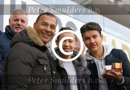 Eindhoven, 20 Maart 2016 Kompetitiewedstrijd PSV-AJAX, eindstand 0-2
Ruud Gullit met zijn zoon Maxime ( en vriendje) als toeschouwer
ghurema@zonnet.nl Gerard Regels