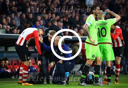 Eindhoven, 20 Maart 2016 Kompetitiewedstrijd PSV-AJAX, eindstand 0-2
Santiago Arias geblesseerd