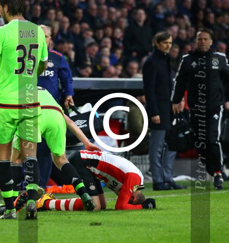 Eindhoven, 20 Maart 2016 Kompetitiewedstrijd PSV-AJAX, eindstand 0-2
Santiago Arias blessure