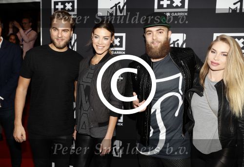 Amsterdam 11 april 2016
Premiere documentaire Martin Garrix in tuschinski. Dj showtek met vriendinnen