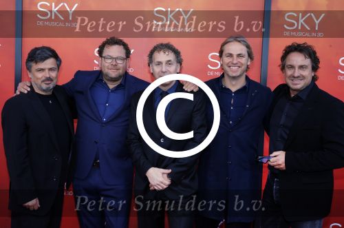 Amsterdam 3 april 2016
Premiere musical Sky in het Amsterdam theater.
Robin de Levita John Ewbank Marco Borsato Kees Abrahams en Piotr Sikora