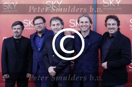 Amsterdam 3 april 2016
Premiere musical Sky in het Amsterdam theater.
Robin de Levita John Ewbank Marco Borsato Kees Abrahams en Piotr Sikora