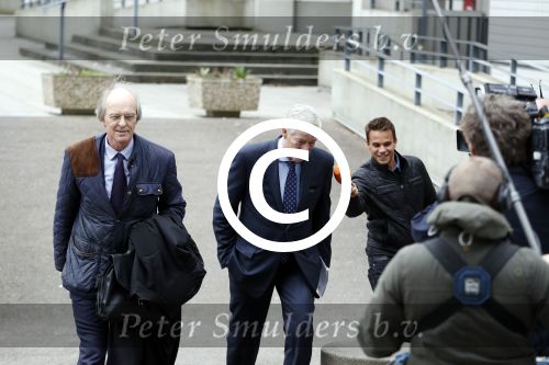 Amsterdam 5 april 2016
Rechtszaak Arrold v d Hurk bijgestaan door Peter Plasman tegen Miljoenenjacht. Linda de Mol werd gehoord als getuige. De dochter van Anita Meijer Patty de Leeuwe was advocaat van Linda.
De rechtszaak was in de rechtbank op de parnassusweg. Advocaat  Stefan Kalff