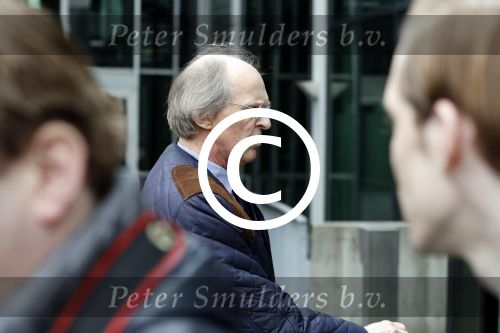 Amsterdam 5 april 2016
Rechtszaak Arrold v d Hurk bijgestaan door Peter Plasman tegen Miljoenenjacht. Linda de Mol werd gehoord als getuige. De dochter van Anita Meijer Patty de Leeuwe was advocaat van Linda.
De rechtszaak was in de rechtbank op de parnassusweg.