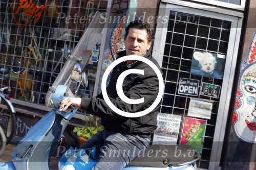 Amsterdam 10 april 2016 
Steve Brown op zijn vespa scooter.
